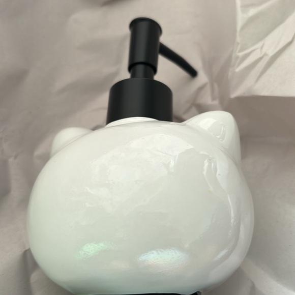 Hello Kitty Skeleton Soap Dispenser - Picture 2 of 3